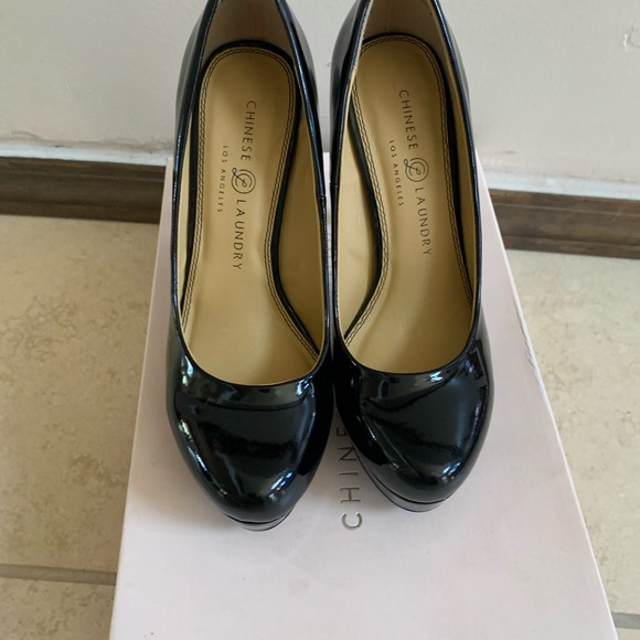 New Black Chinese Laundry Size 7 Heels - Picture 2 of 6